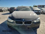 ✅ 2017 BMW 3 Series 320i • VIN: WBA8E1G30HNU18287 • Лот: 83990225. Опубликован ранее на Copart с пробегом 70 793 миль. Бесплатный доступ к архиву аукционных продаж из США и подробный отчёт об истории автомобиля на DreamBid. Изображение 5.
