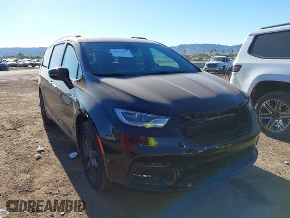 ✅ 2025 Chrysler Pacifica Limited • VIN: 2C4RC1GG9SR611029 • Лот: 43837171. Опубликован ранее на IAAI с пробегом 13 603 миль. Бесплатный доступ к архиву аукционных продаж из США и подробный отчёт об истории автомобиля на DreamBid. Изображение 1.