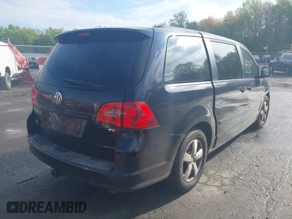 ✅ 2011 Volkswagen Routan SE • VIN: 2V4RW3DG3BR717246 • Лот: 42196697. Опубликован ранее на IAAI с пробегом 155 375 миль. Бесплатный доступ к архиву аукционных продаж из США и подробный отчёт об истории автомобиля на DreamBid. Изображение 4.