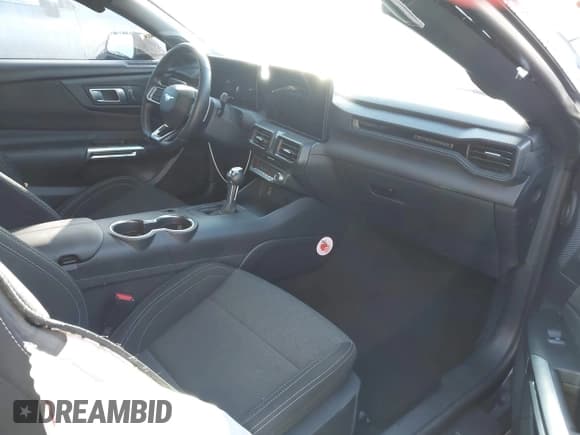 ✅ 2024 Ford Mustang GT Premium • VIN: 1FA6P8CF8R5424665 • Лот: 43723597. Опубликован ранее на IAAI с пробегом 25 022 миль. Бесплатный доступ к архиву аукционных продаж из США и подробный отчёт об истории автомобиля на DreamBid. Изображение 5.