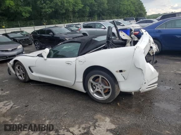 ✅ 2004 Chevrolet Corvette • VIN: 1G1YY32G445126550 • Лот: 60624205. Опубликован ранее на Copart с пробегом 141 681 миль. Бесплатный доступ к архиву аукционных продаж из США и подробный отчёт об истории автомобиля на DreamBid. Изображение 2.