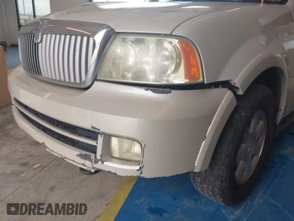 ✅ 2005 Lincoln Navigator Luxury • VIN: 5LMFU27595LJ21555 • Lot: 43090977. Listed on IAAI with 239,988 mi. Free auction sales archive from the USA and detailed vehicle history report at DreamBid. Image 6.