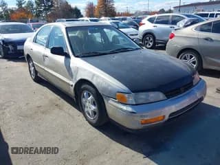 ✅ 1995 Honda Accord • VIN: 1HGCE6666SA025481 • Лот: 43615814. Опубликован ранее на IAAI с пробегом 172 438 миль. Бесплатный доступ к архиву аукционных продаж из США и подробный отчёт об истории автомобиля на DreamBid. Изображение 1.