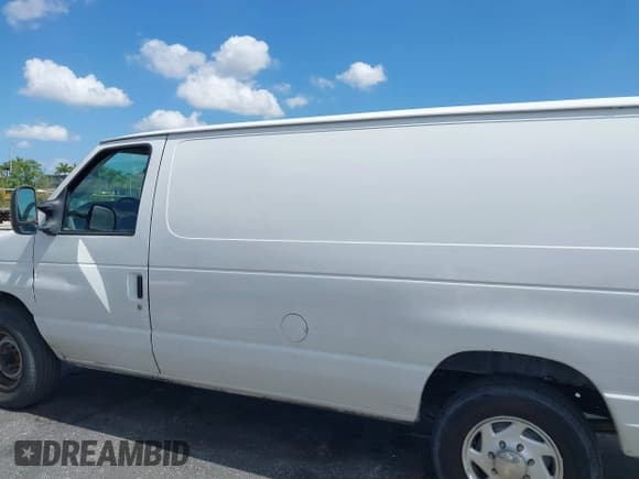 ✅ 2012 Ford Econoline Cargo Commercial • VIN: 1FTNS2EW8CDA13858 • Lot: 42473899. Wystawiony na IAAI z przebiegiem 336 332 mil. Bezpłatny archiwum sprzedaży aukcyjnych z USA i szczegółowy raport historii pojazdu na DreamBid. Zdjęcie 14.