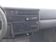 ✅ 1997 Volkswagen EuroVan CV • VIN: WV2EH8705VH077041 • Лот: 42481515. Опубликован ранее на IAAI с пробегом 144 миль. Бесплатный доступ к архиву аукционных продаж из США и подробный отчёт об истории автомобиля на DreamBid. Изображение 15.