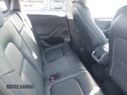 ✅ 2022 Tesla Model Y Long Range • VIN: 7SAYGAEE0NF538282 • Lot: 40826070. Wystawiony na IAAI z przebiegiem 35 231 mil. Bezpłatny archiwum sprzedaży aukcyjnych z USA i szczegółowy raport historii pojazdu na DreamBid. Zdjęcie 8.