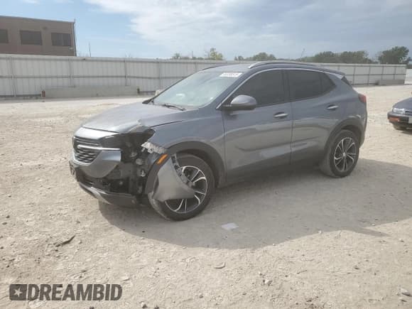 ✅ 2020 Buick Encore GX Select • VIN: KL4MMDS20LB130536 • Lot: 85338515. Wystawiony na Copart z przebiegiem 99 280 mil. Bezpłatny archiwum sprzedaży aukcyjnych z USA i szczegółowy raport historii pojazdu na DreamBid. Zdjęcie 1.