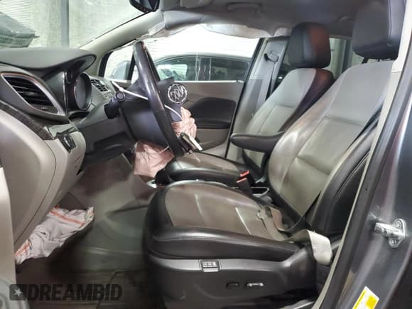 ✅ 2014 Buick Encore Leather • VIN: KL4CJGSB9EB601432 • Lot: 67547725. Wystawiony na Copart z przebiegiem 104 771 mil. Bezpłatny archiwum sprzedaży aukcyjnych z USA i szczegółowy raport historii pojazdu na DreamBid. Zdjęcie 7.