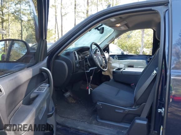 ✅ 2010 Chevrolet Silverado 1500 LT • VIN: 1GCSCSE02AZ122683 • Lot: 43467695. Listed on IAAI with 60,989 mi. Free auction sales archive from the USA and detailed vehicle history report at DreamBid. Image 5.