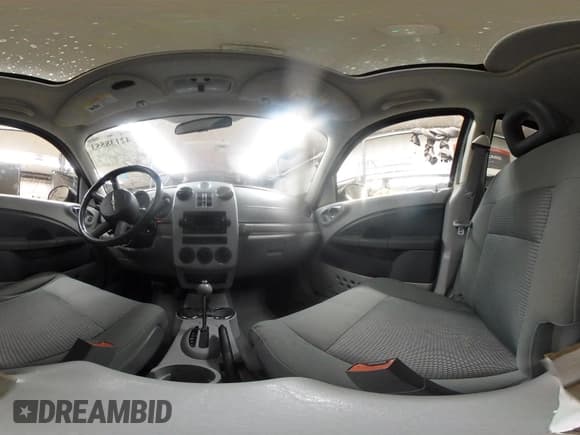 ✅ 2007 Chrysler PT Cruiser Limited • VIN: 3A8FY68B57T608436 • Lot: 42138553. Wystawiony na IAAI z przebiegiem 97 419 mil. Bezpłatny archiwum sprzedaży aukcyjnych z USA i szczegółowy raport historii pojazdu na DreamBid. Zdjęcie 18.