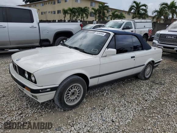 1992 BMW 3 Series z VIN WBABB2317NEC29787, wystawiony jako Copart lot #74238544 z przebiegiem 159 697 mil mil oraz Czysty tytuł • Clean title. Historia ofert i sprzedaży dostępna na DreamBid. Obrazek 1.