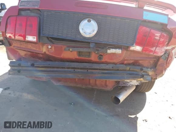 ✅ 2007 Ford Mustang GT Deluxe • VIN: 1ZVFT82H475215524 • Lot: 43472502. Listed on IAAI with 193,059 mi. Free auction sales archive from the USA and detailed vehicle history report at DreamBid. Image 6.