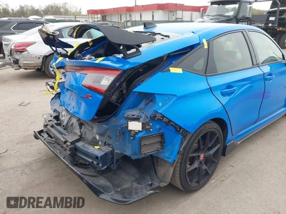 ✅ 2024 Honda Civic Type R • VIN: JHMFL5G4XRX004020 • Lot: 42003691. Wystawiony na IAAI z przebiegiem 20 529 mil. Bezpłatny archiwum sprzedaży aukcyjnych z USA i szczegółowy raport historii pojazdu na DreamBid. Zdjęcie 6.