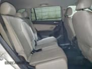 ✅ 2018 Volkswagen Tiguan SEL • VIN: 3VV2B7AX6JM035889 • Лот: 95746205. Опубликован ранее на Copart с пробегом 181 000 миль. Бесплатный доступ к архиву аукционных продаж из США и подробный отчёт об истории автомобиля на DreamBid. Изображение 11.