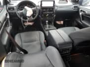 ✅ 2022 Lexus GX 460 • VIN: JTJKM7BX2N5310559 • Lot: 45107405. Wystawiony na Copart z przebiegiem 28 484 mil. Bezpłatny archiwum sprzedaży aukcyjnych z USA i szczegółowy raport historii pojazdu na DreamBid. Zdjęcie 8.