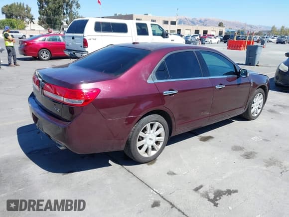 ✅ 2011 Lincoln MKZ • VIN: 3LNHL2GC9BR772419 • Lot: 43162177. Wystawiony na IAAI z przebiegiem 161 744 mil. Bezpłatny archiwum sprzedaży aukcyjnych z USA i szczegółowy raport historii pojazdu na DreamBid. Zdjęcie 4.