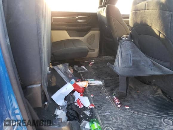 2021 Ram 1500 Big Horn z VIN 1C6SRFFMXMN649977, wystawiony jako Copart lot #83981034 z przebiegiem 54 653 mil mil oraz Szkoda całkowita • Salvage title. Historia ofert i sprzedaży dostępna na DreamBid. Obrazek 10.