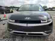 2023 Hyundai Ioniq 5 SE z VIN KM8KMDAFXPU149540, wystawiony jako Copart lot #65520314 z przebiegiem 14 265 mil mil oraz Szkoda całkowita • Salvage title. Historia ofert i sprzedaży dostępna na DreamBid. Obrazek 5.