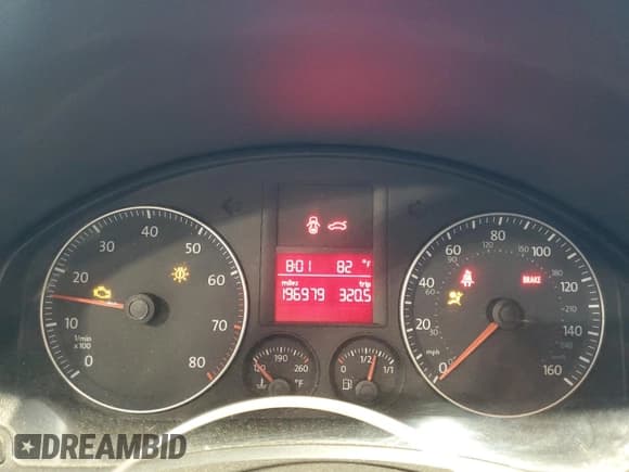 ✅ 2009 Volkswagen Rabbit S • VIN: WVWAB71K19W140611 • Lot: 62341455. Wystawiony na Copart z przebiegiem 196 979 mil. Bezpłatny archiwum sprzedaży aukcyjnych z USA i szczegółowy raport historii pojazdu na DreamBid. Zdjęcie 9.