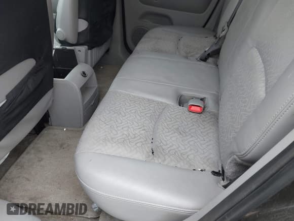 ✅ 2006 Saturn VUE • VIN: 5GZCZ53496S818286 • Lot: 41887405. Wystawiony na IAAI z przebiegiem 219 872 mil. Bezpłatny archiwum sprzedaży aukcyjnych z USA i szczegółowy raport historii pojazdu na DreamBid. Zdjęcie 8.