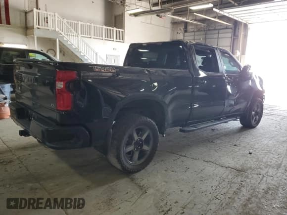 ✅ 2022 Chevrolet Silverado 1500 LT Trail Boss • VIN: 3GCPYFEL4NG101803 • Lot: 60485955. Wystawiony na Copart z przebiegiem 37 737 mil. Bezpłatny archiwum sprzedaży aukcyjnych z USA i szczegółowy raport historii pojazdu na DreamBid. Zdjęcie 3.