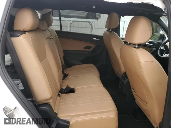 ✅ 2023 Volkswagen Tiguan SE R-Line Black • VIN: 3VVCB7AX9PM111182 • Lot: 85003455. Wystawiony na Copart z przebiegiem 41 036 mil. Bezpłatny archiwum sprzedaży aukcyjnych z USA i szczegółowy raport historii pojazdu na DreamBid. Zdjęcie 11.