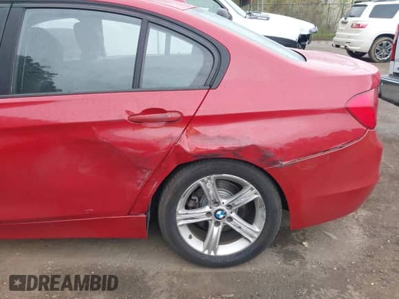 2014 BMW 3 Series 328i с VIN WBA3A5C56EF605379, выставлен на аукционе IAAI как лот 43428896 с пробегом 122 604 миль миль и . История ставок и продаж доступна на DreamBid. Изображение 6.