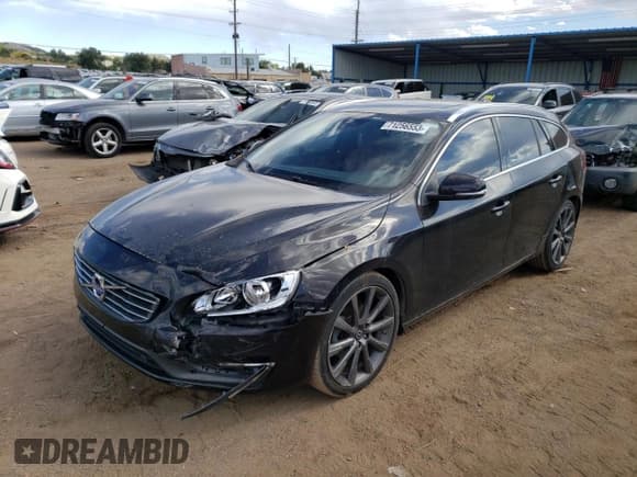 ✅ 2015 Volvo V60 T5 Drive-E Premier • VIN: YV140MEK9F1245251 • Lot: 71256553. Listed on Copart with 77,815 mi. Free auction sales archive from the USA and detailed vehicle history report at DreamBid. Image 1.
