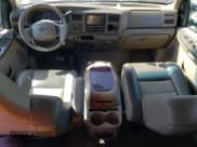 ✅ 2003 Ford Excursion Eddie Bauer • VIN: 1FMSU45PX3EB66734 • Лот: 53580025. Опубликован ранее на Copart с пробегом 302 551 миль. Бесплатный доступ к архиву аукционных продаж из США и подробный отчёт об истории автомобиля на DreamBid. Изображение 8.