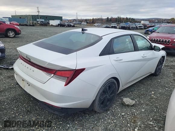 ✅ 2022 Hyundai Elantra SEL • VIN: KMHLM4AG1NU324428 • Lot: 90214135. Listed on Copart with 140,943 mi. Free auction sales archive from the USA and detailed vehicle history report at DreamBid. Image 3.