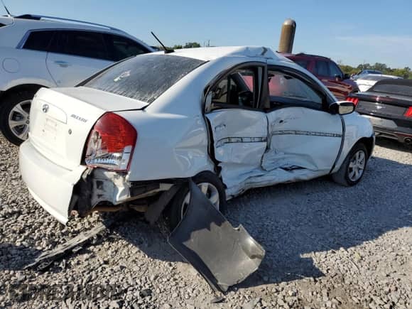 2011 Hyundai Accent GLS with VIN KMHCN4AC0BU596779, listed as a Copart auction lot 74252774 with 198,696 mi miles and Salvage title. Bid and sale history available at DreamBid. Image 3.