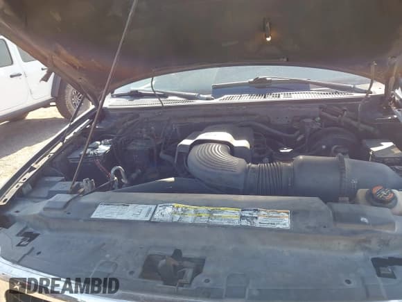 ✅ 2000 Ford Expedition XLT • VIN: 1FMRU1565YLB24513 • Lot: 42899030. Wystawiony na IAAI z przebiegiem Nie podano. Bezpłatny archiwum sprzedaży aukcyjnych z USA i szczegółowy raport historii pojazdu na DreamBid. Zdjęcie 10.