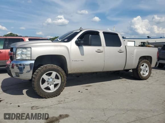 ✅ 2008 Chevrolet Silverado 2500HD LTZ • VIN: 1GCHK23638F137158 • Лот: 64662885. Опубликован ранее на Copart с пробегом 287 534 миль. Бесплатный доступ к архиву аукционных продаж из США и подробный отчёт об истории автомобиля на DreamBid. Изображение 1.