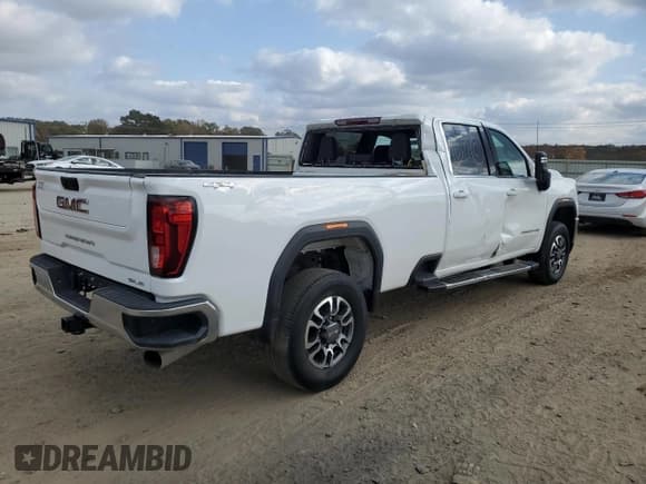 ✅ 2023 GMC Sierra 3500HD SLE • VIN: 1GT49TEY2PF212185 • Lot: 92216385. Wystawiony na Copart z przebiegiem 73 041 mil. Bezpłatny archiwum sprzedaży aukcyjnych z USA i szczegółowy raport historii pojazdu na DreamBid. Zdjęcie 3.