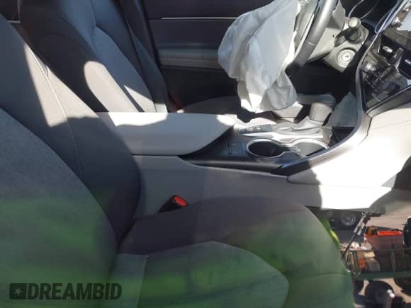 2021 Toyota Camry LE with VIN 4T1C11BK9MU035127, listed as a IAAI auction lot 43239092 with 21,677 mi miles and . Bid and sale history available at DreamBid. Image 5.