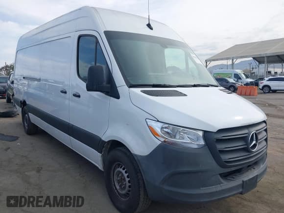 ✅ 2023 Mercedes-Benz Sprinter Cargo • VIN: W1Y40CHY3PT144854 • Лот: 43104522. Опубликован ранее на IAAI с пробегом 18 795 миль. Бесплатный доступ к архиву аукционных продаж из США и подробный отчёт об истории автомобиля на DreamBid. Изображение 1.