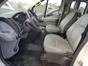 ✅ 2017 Ford Transit • VIN: 1FTYR1ZM7HKA60569 • Lot: 70836875. Wystawiony na Copart z przebiegiem 115 358 mil. Bezpłatny archiwum sprzedaży aukcyjnych z USA i szczegółowy raport historii pojazdu na DreamBid. Zdjęcie 7.