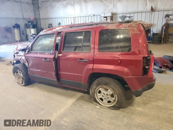✅ 2016 Jeep Patriot Sport • VIN: 1C4NJPBA2GD537540 • Lot: 92820225. Wystawiony na Copart z przebiegiem 125 046 mil. Bezpłatny archiwum sprzedaży aukcyjnych z USA i szczegółowy raport historii pojazdu na DreamBid. Zdjęcie 2.