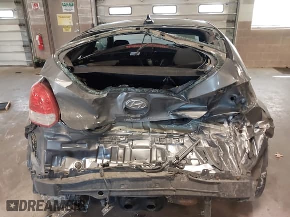 ✅ 2017 Hyundai Veloster • VIN: KMHTC6AD7HU321025 • Lot: 41432334. Wystawiony na IAAI z przebiegiem 88 647 mil. Bezpłatny archiwum sprzedaży aukcyjnych z USA i szczegółowy raport historii pojazdu na DreamBid. Zdjęcie 17.