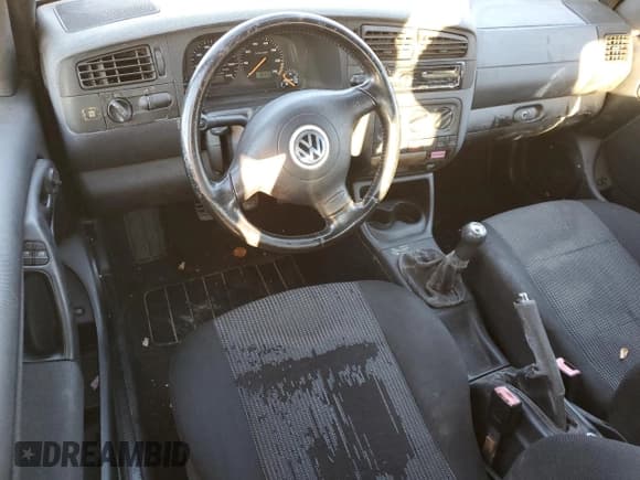 ✅ 2001 Volkswagen Cabriolet GLS • VIN: 3VWCC21V21M807223 • Лот: 87444904. Опубликован ранее на Copart с пробегом 210 666 миль. Бесплатный доступ к архиву аукционных продаж из США и подробный отчёт об истории автомобиля на DreamBid. Изображение 8.