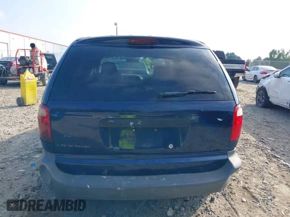 2005 Dodge Caravan SE с VIN 1D4GP25E15B347099, выставлен на аукционе IAAI как лот 40109418 с пробегом 409 472 миль миль и . История ставок и продаж доступна на DreamBid. Изображение 16.