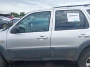 ✅ 2005 Mazda Tribute i • VIN: 4F2YZ02Z15KM53382 • Lot: 42888804. Listed on IAAI with 207,601 mi. Free auction sales archive from the USA and detailed vehicle history report at DreamBid. Image 14.