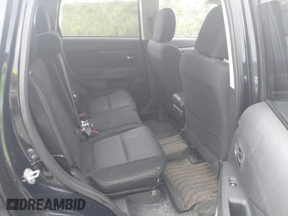 ✅ 2018 Mitsubishi Outlander ES • VIN: JA4AZ3A36JJ006251 • Lot: 42442042. Listed on IAAI with 154,818 mi. Free auction sales archive from the USA and detailed vehicle history report at DreamBid. Image 8.