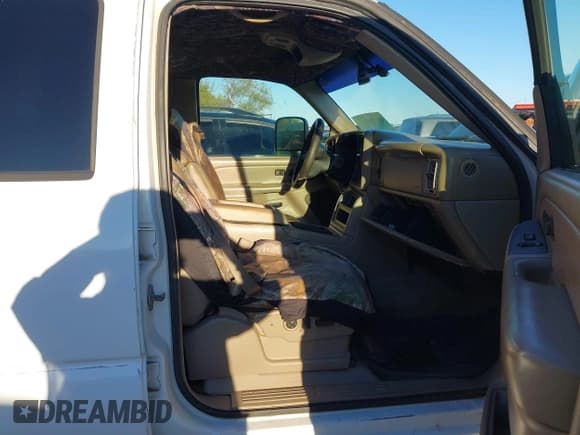 ✅ 2005 Chevrolet Silverado 2500HD LT • VIN: 1GCHC23U75F883040 • Lot: 43643562. Wystawiony na IAAI z przebiegiem 268 370 mil. Bezpłatny archiwum sprzedaży aukcyjnych z USA i szczegółowy raport historii pojazdu na DreamBid. Zdjęcie 5.