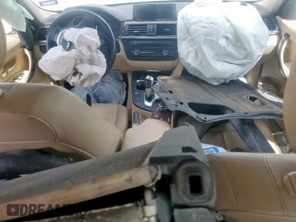 ✅ 2015 BMW 3 Series 328i xDrive • VIN: WBA3B5G53FNS17394 • Lot: 80571795. Wystawiony na Copart z przebiegiem Nie podano. Bezpłatny archiwum sprzedaży aukcyjnych z USA i szczegółowy raport historii pojazdu na DreamBid. Zdjęcie 8.