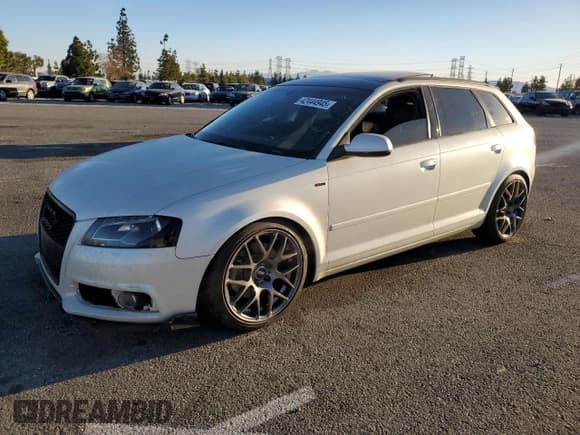 ✅ 2011 Audi A3 Premium Plus • VIN: WAUKEAFM8BA067126 • Лот: 42444945. Опубликован ранее на Copart с пробегом Не указан. Бесплатный доступ к архиву аукционных продаж из США и подробный отчёт об истории автомобиля на DreamBid. Изображение 1.