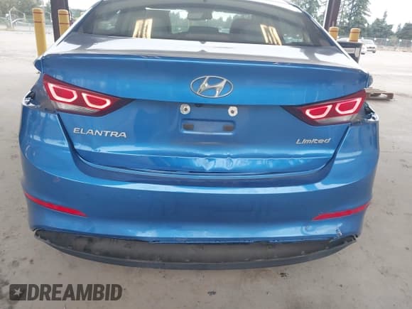 ✅ 2017 Hyundai Elantra SE • VIN: KMHD84LF3HU299288 • Lot: 42995021. Wystawiony na IAAI z przebiegiem 79 556 mil. Bezpłatny archiwum sprzedaży aukcyjnych z USA i szczegółowy raport historii pojazdu na DreamBid. Zdjęcie 6.