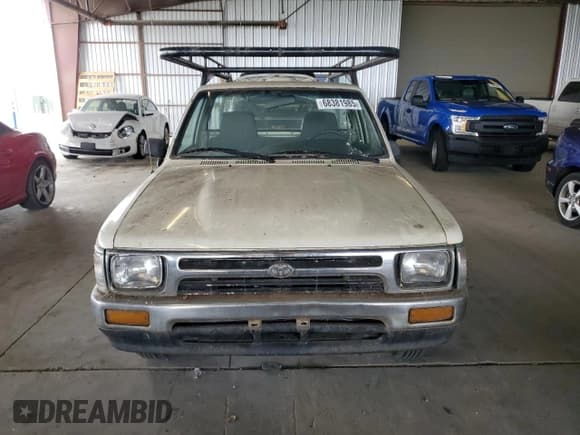 ✅ 1995 Toyota Pickup • VIN: JT4RN81A4S5207818 • Lot: 68381985. Wystawiony na Copart z przebiegiem 254 035 mil. Bezpłatny archiwum sprzedaży aukcyjnych z USA i szczegółowy raport historii pojazdu na DreamBid. Zdjęcie 5.