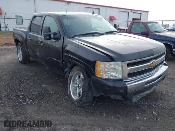 ✅ 2011 Chevrolet Silverado 1500 LT • VIN: 3GCPKSE33BG191046 • Лот: 43849954. Опубликован ранее на IAAI с пробегом 220 466 миль. Бесплатный доступ к архиву аукционных продаж из США и подробный отчёт об истории автомобиля на DreamBid. Изображение 1.