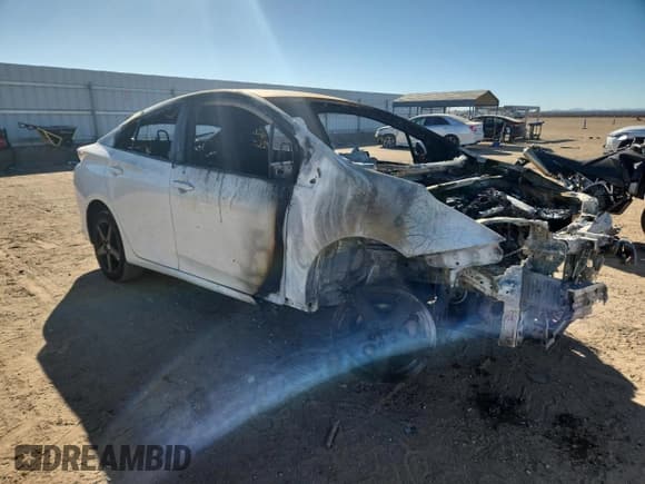 ✅ 2017 Toyota Prius Three • VIN: JTDKARFU9H3032038 • Lot: 85552735. Wystawiony na Copart z przebiegiem Nie podano. Bezpłatny archiwum sprzedaży aukcyjnych z USA i szczegółowy raport historii pojazdu na DreamBid. Zdjęcie 4.
